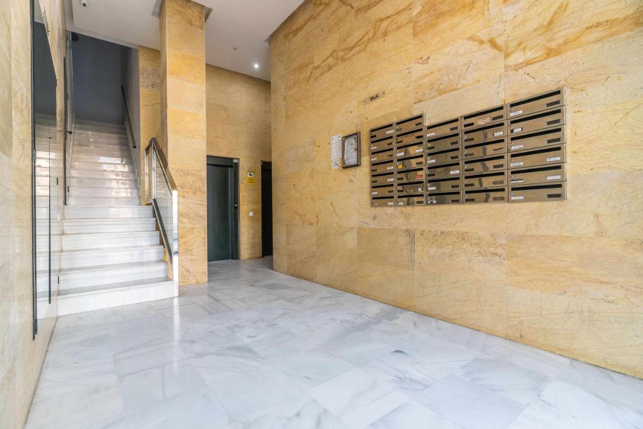 Piso 3 Plaza De Garaje Privada Y Grat * Almeria