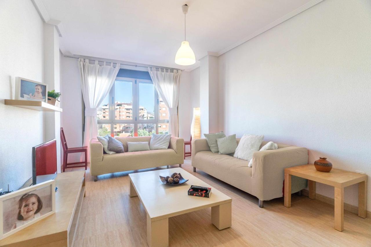 Piso 3 Plaza De Garaje Privada Y Grat * Almeria